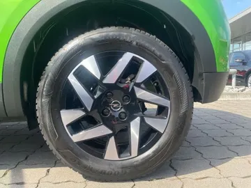 Car image 24