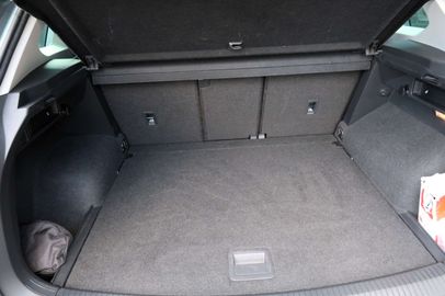 Car image 37