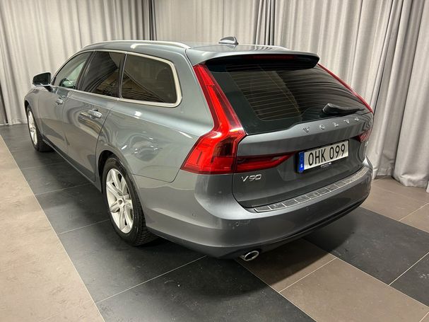 Volvo V90 D4 Momentum 140 kW image number 2