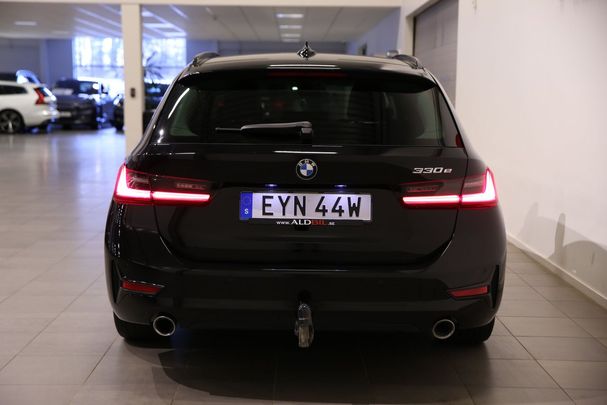 BMW 330e Touring 216 kW image number 6