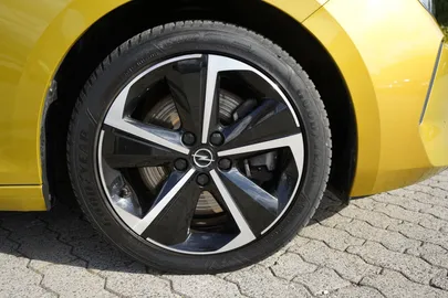 Car image 33
