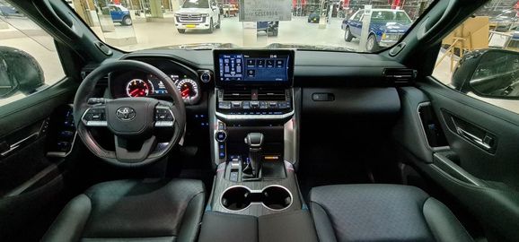 Car image 25