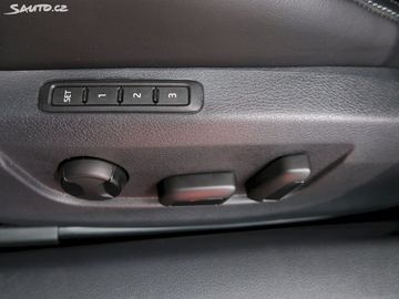 Car image 37