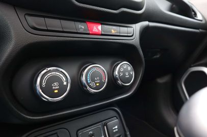 Car image 36