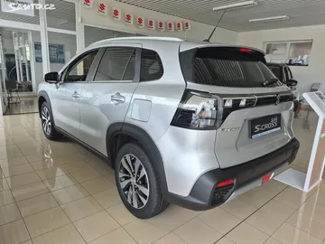 Car image 6