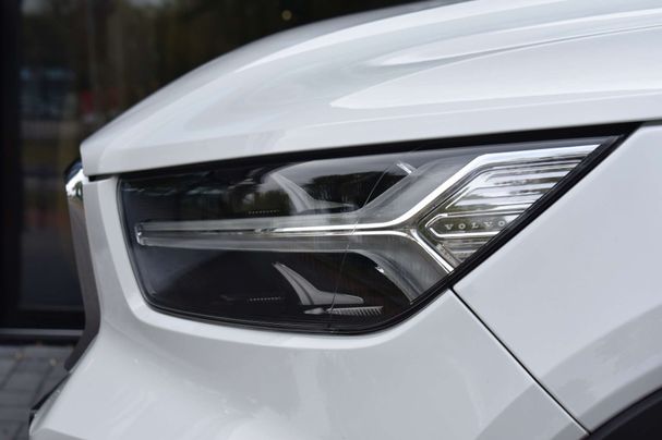 Volvo XC40 T2 95 kW image number 3