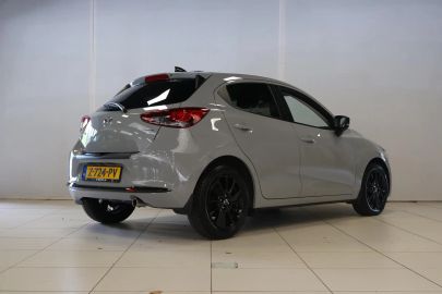 Car image 4