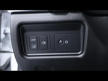 Car image 44