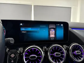 Car image 32