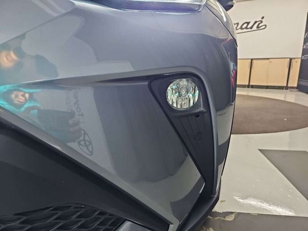 Toyota C-HR 1.8 90 kW image number 28