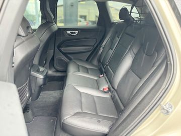 Car image 32