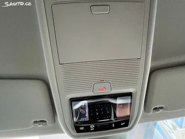 Car image 37