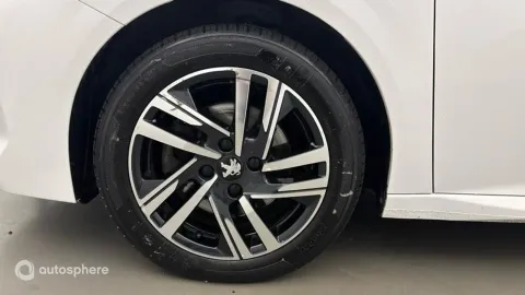 Car image 20