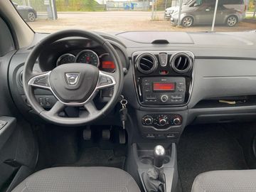 Car image 14