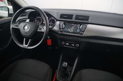 Car image 15