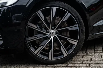 Car image 38