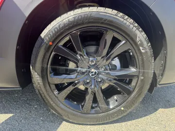 Car image 24