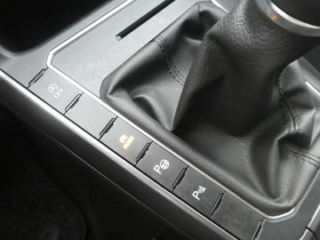 Car image 38