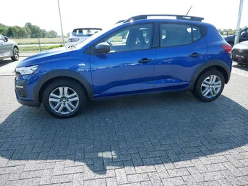 Car image 30