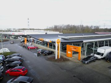Car image 29