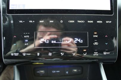 Car image 28