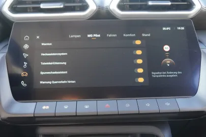 Car image 30