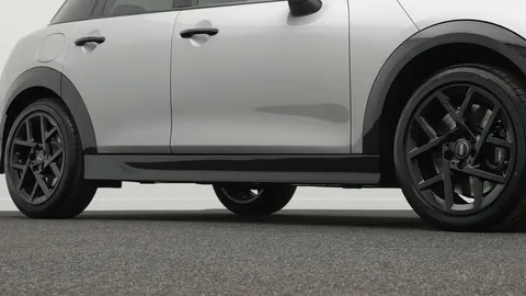 Car image 22