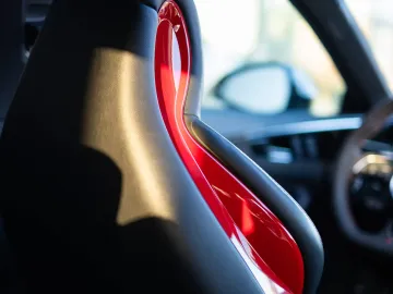 Car image 34