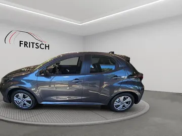 Car image 4