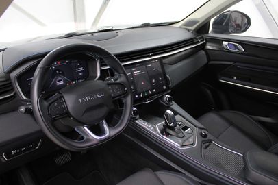 Car image 10