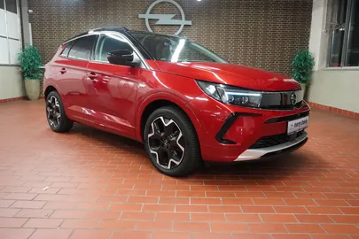 Car image 2