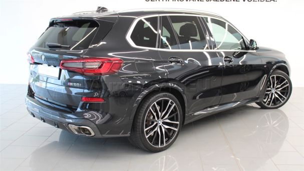 BMW X5 M50i xDrive 390 kW image number 1