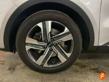 Car image 34