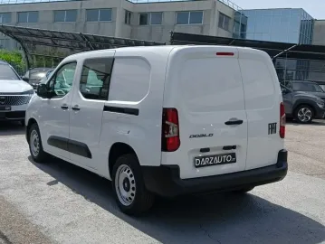 Car image 27