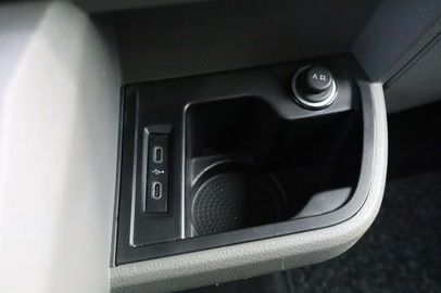 Car image 31