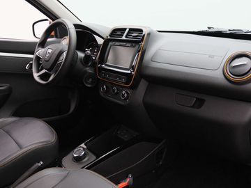 Car image 30