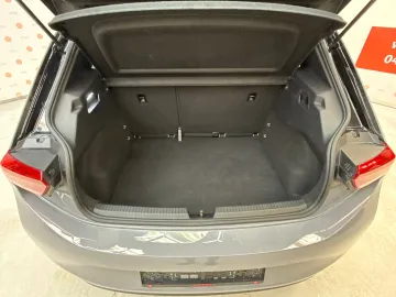 Car image 37