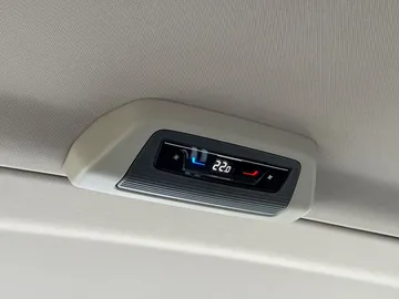 Car image 29