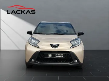 Car image 4