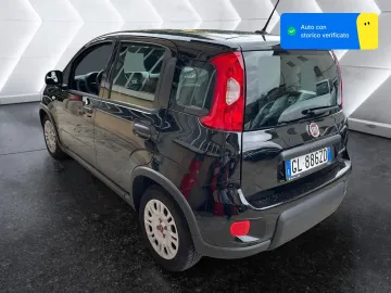 Car image 5