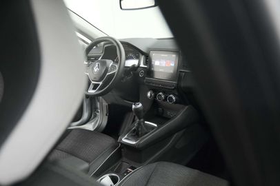 Car image 15