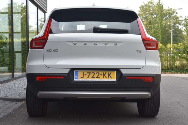 Volvo XC40 T2 95 kW image number 33