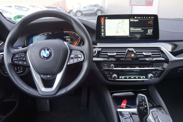 BMW 520d Touring 140 kW image number 4