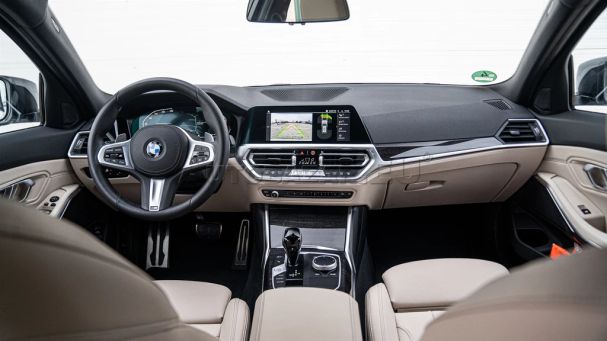 BMW 320d Touring 140 kW image number 3