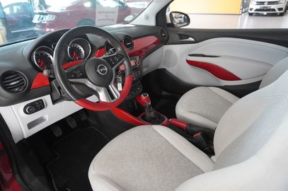 Car image 9