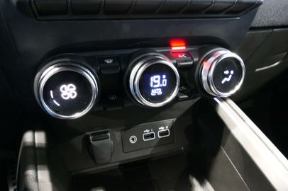 Car image 35