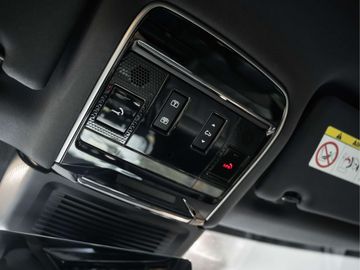 Car image 35