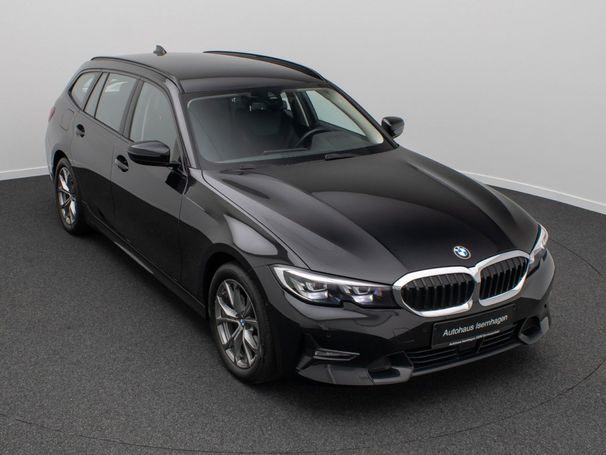 BMW 320d Touring xDrive 140 kW image number 2