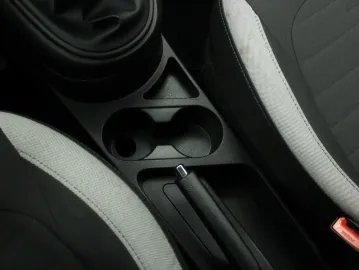 Car image 36