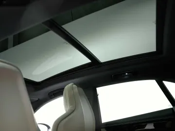 Car image 38